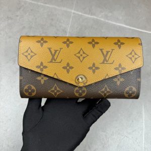 ルイヴィトン モノグラム ファスナー財布 m60017