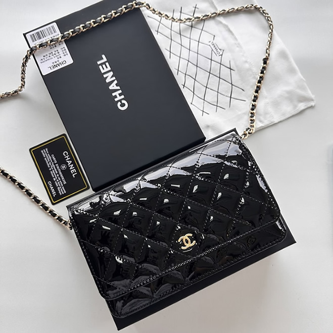 シャネル クラシック チェーンウォレット マトラッセ ラムスキン ブラック ゴールド金具 ショルダーバッグ ch33814