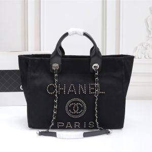 シャネル マトラッセ キャビアスキン チェーンバッグ ホーボーバッグ ブラック ゴールド金具 ミニショルダーch6806 (复制)