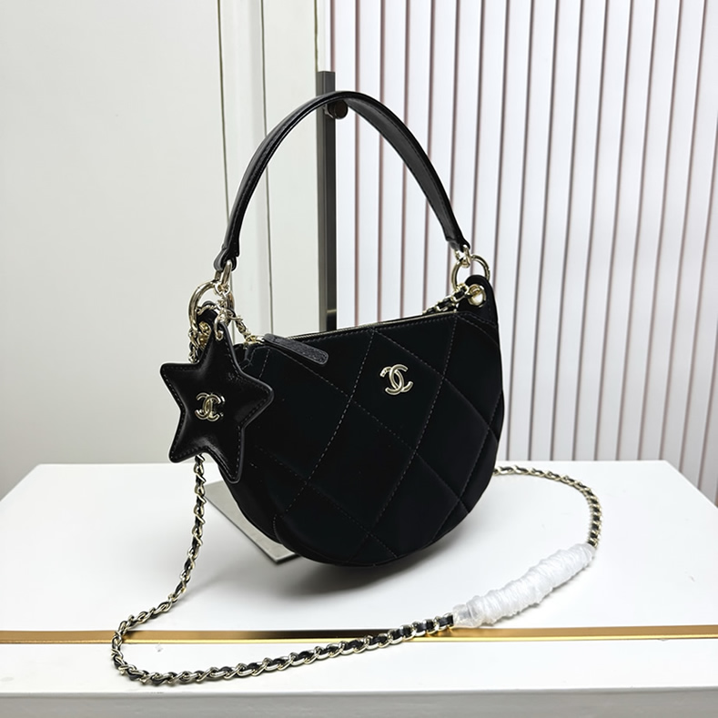 シャネル マトラッセ チェーンウォレット ラムスキン ブラック ゴールド金具 woc ch6207