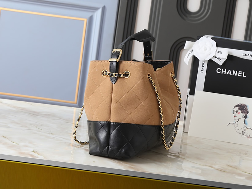 シャネル マトラッセ ラムスキン ラージ ホーボーバッグ ホワイト ゴールド金具 chas5634 (复制)