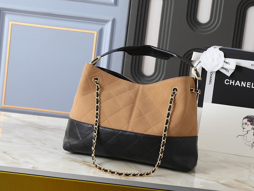 シャネル マトラッセ ラムスキン ラージ ホーボーバッグ ホワイト ゴールド金具 chas5634 (复制)