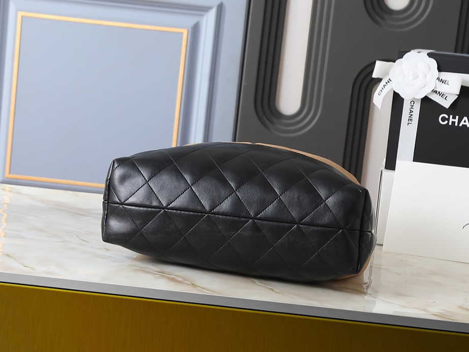 シャネル マトラッセ ラムスキン ラージ ホーボーバッグ ホワイト ゴールド金具 chas5634 (复制)