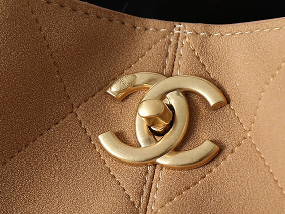 シャネル マトラッセ ラムスキン ラージ ホーボーバッグ ホワイト ゴールド金具 chas5634 (复制)