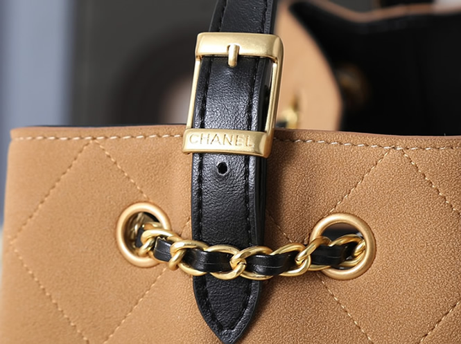 シャネル マトラッセ ラムスキン ラージ ホーボーバッグ ホワイト ゴールド金具 chas5634 (复制)