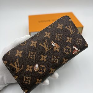 ルイヴィトン モノグラム アニマル 刺繍 二つ折り財布 フォックス ヘッジホッグ m27057 (复制)