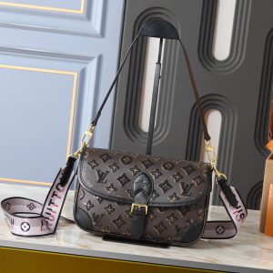 ルイヴィトン モノグラム ミュルティ ポシェット アクセソワール オレンジ ドッグチャーム m26456 (复制)