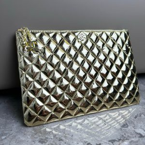 シャネル マトラッセ パテントレザー クラッチバッグ メタリックパープル ゴールド金具 ch1112 (复制)