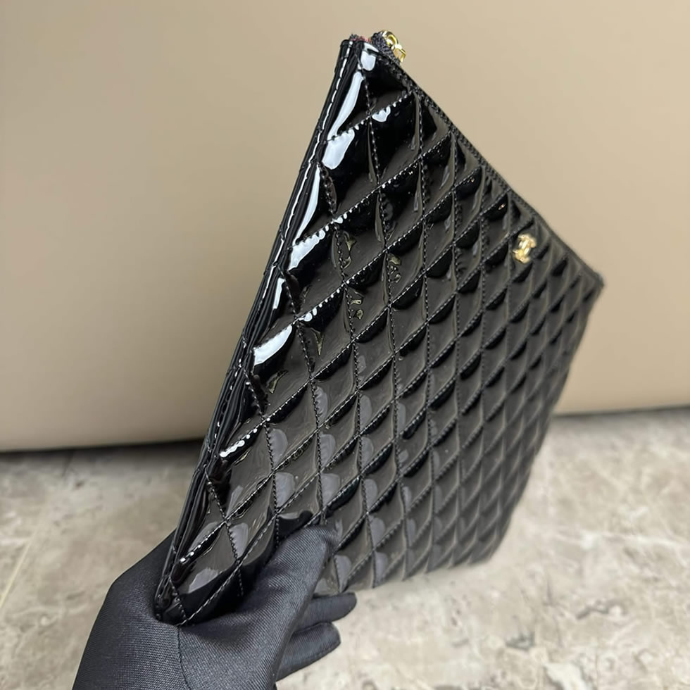シャネル マトラッセ パテントレザー クラッチバッグ ブラック ゴールド金具 ch1112