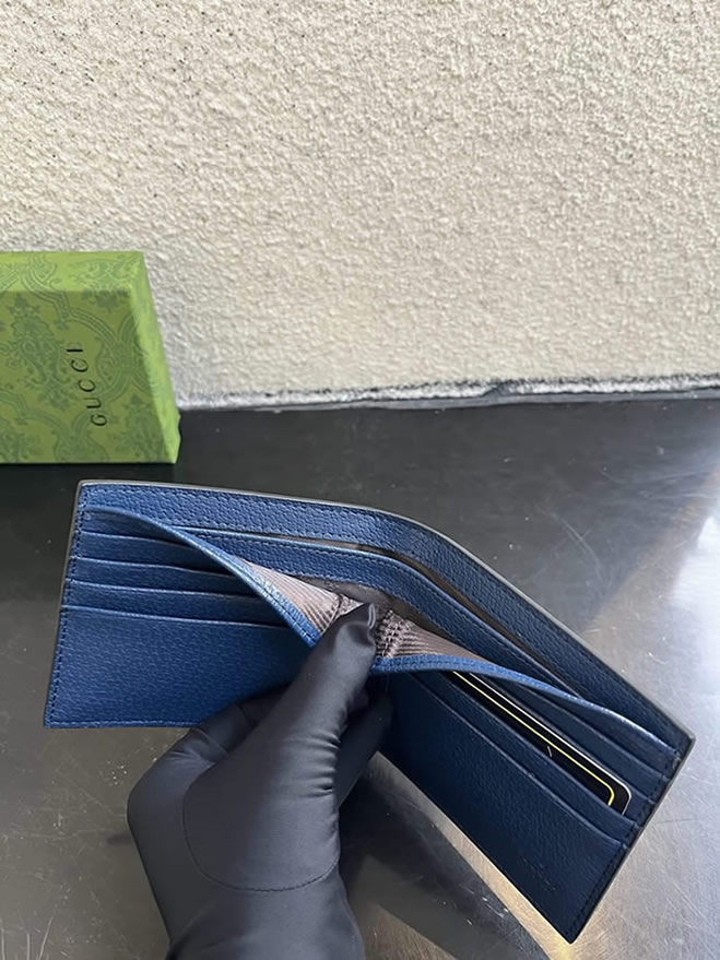 グッチ ggスプリーム キャンバス 二つ折り財布 ベージュ/ネイビー ブルー金具 guc768243