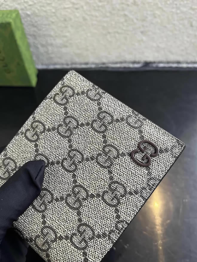 グッチ ggスプリーム キャンバス 二つ折り財布 ベージュ/エボニー guc768243