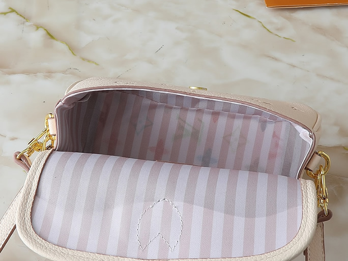 ルイ・ヴィトン マイクロ・メティス モノグラム・アンプラント クリーム / ローズ m13642