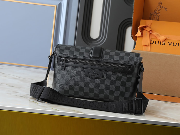 ルイ・ヴィトン sロック・メッセンジャー ダミエ・グラフィット m46794