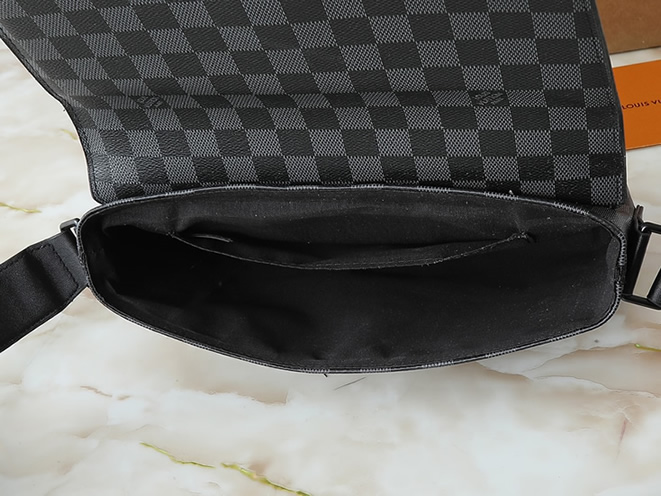 ルイ・ヴィトン sロック・メッセンジャー ダミエ・グラフィット m46794