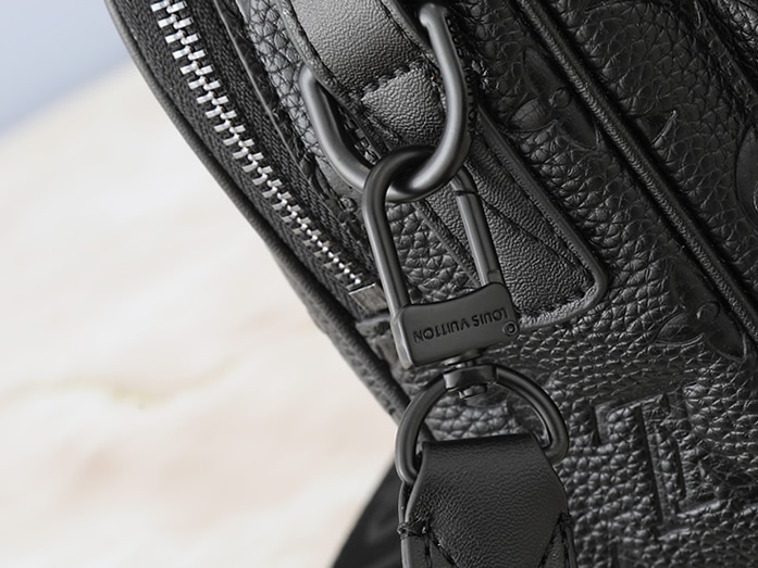 ルイ・ヴィトン メッセンジャー・ヴォワヤージュ pm モノグラム・エクリプス m46973