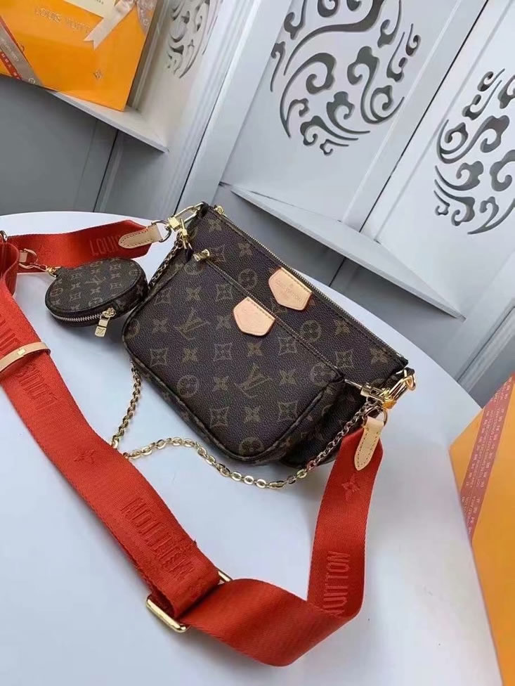 ルイ・ヴィトン ミュルティ・ポシェット・アクセソワール モノグラム m44823