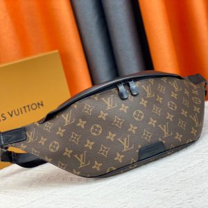 ルイ・ヴィトン ディスカバリー・バムバッグ pm モノグラム m44336
