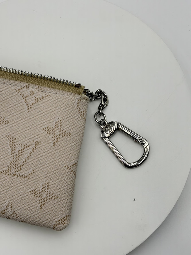 ルイ・ヴィトン ポシェット・クレ モノグラム・ヴェルニ クリーム m27141 (复制)