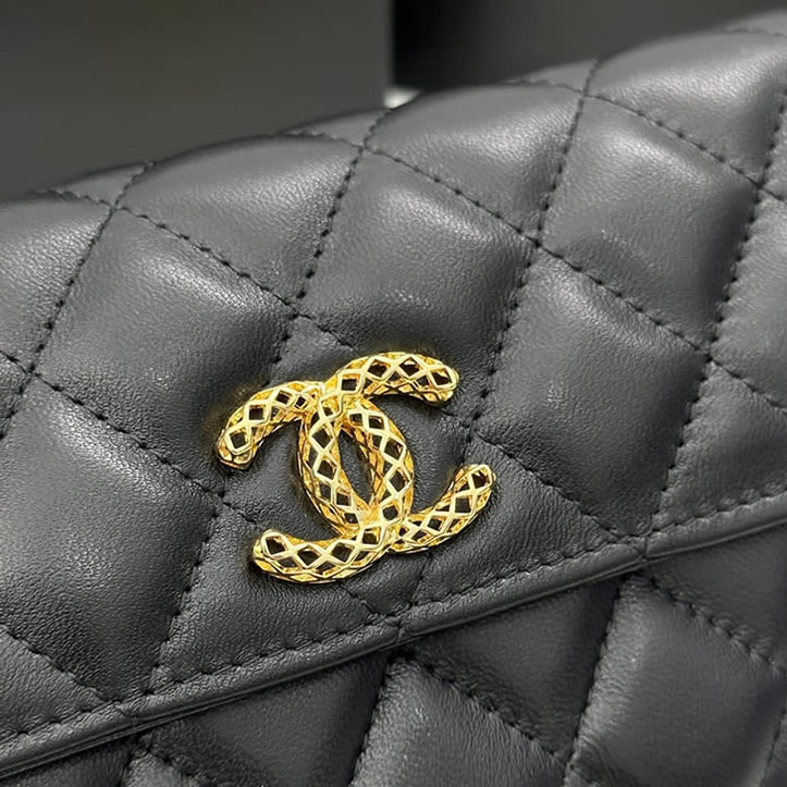 シャネル19 ロング フラップ ウォレット ラムスキン ブラック ゴールド金具 chg8002