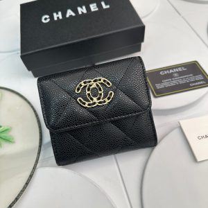 シャネル19 スモール フラップ ウォレット キャビアスキン ブラック ゴールド金具 chg003