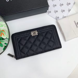 ボーイ シャネル ジップ ウォレット キャビアスキン ブラック シルバー金具 chg88711