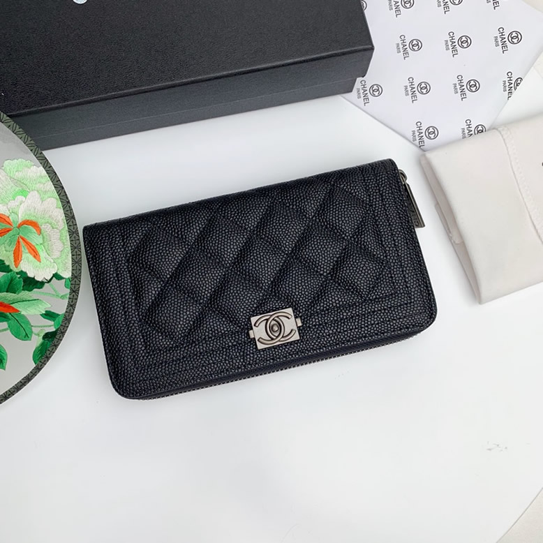 ボーイ シャネル ジップ ウォレット キャビアスキン ブラック シルバー金具 chg88711