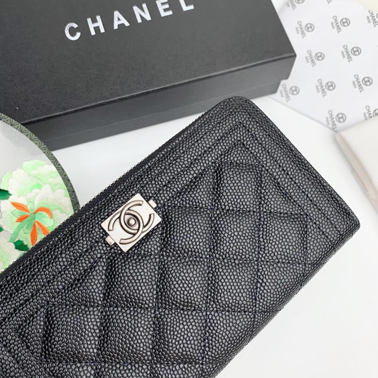 ボーイ シャネル ジップ ウォレット キャビアスキン ブラック シルバー金具 chg88711
