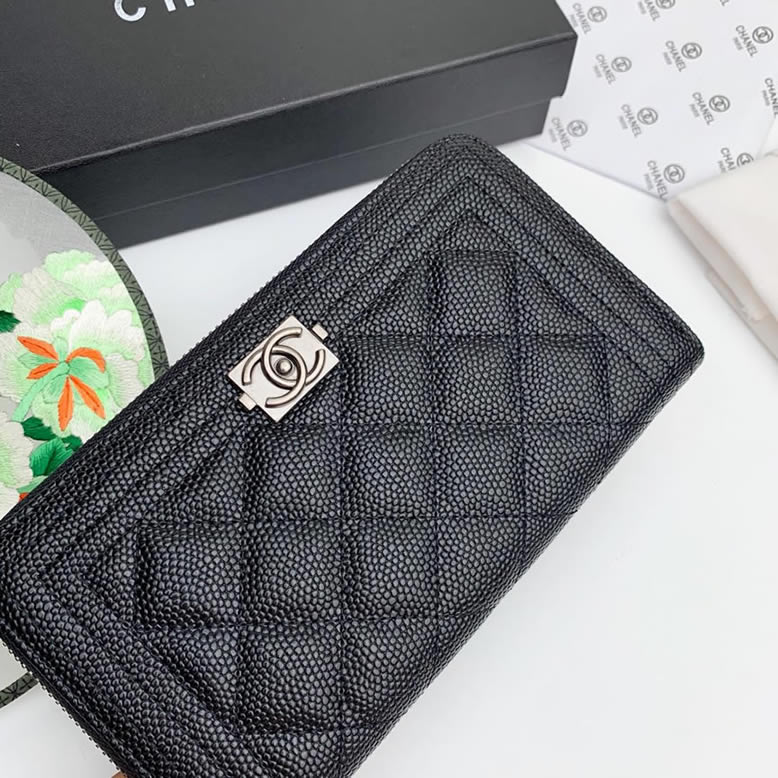 ボーイ シャネル ジップ ウォレット キャビアスキン ブラック シルバー金具 chg88711