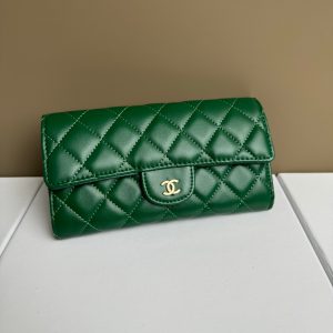 シャネル クラシック ロング フラップ ウォレット ラムスキン グリーン ゴールド金具 chg50095