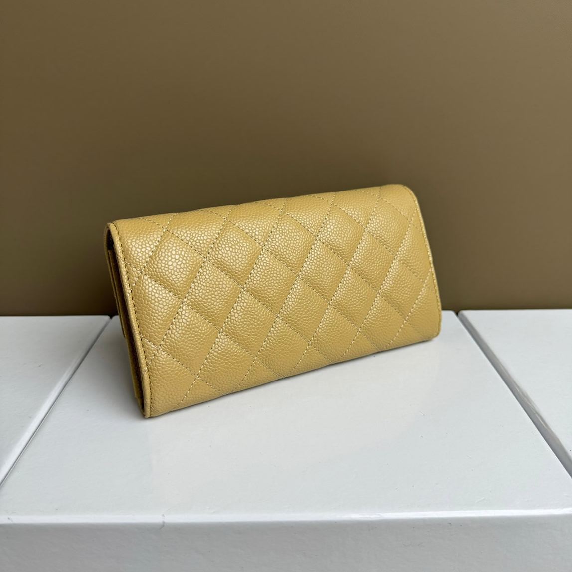 シャネル フラップ ウォレット キャビア ベージュ g金具 chg50095