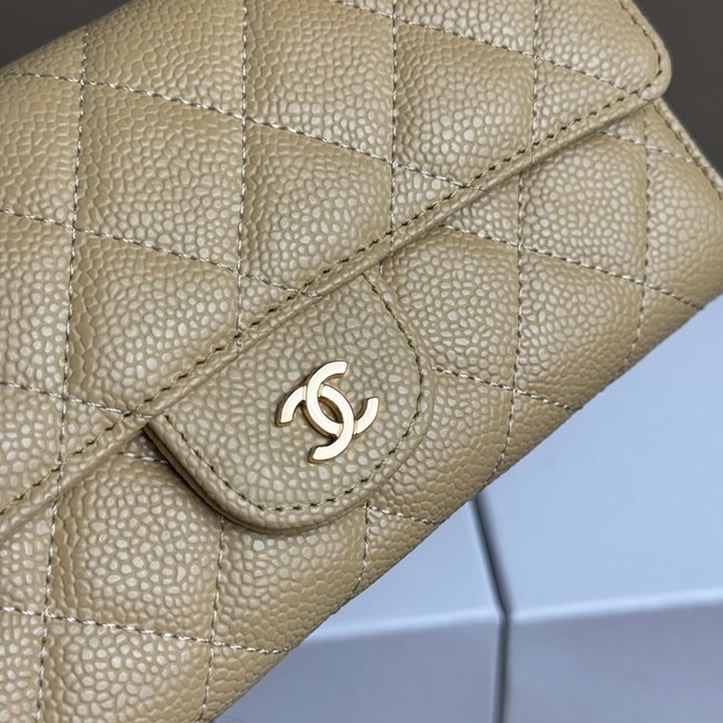 シャネル フラップ ウォレット キャビア ベージュ g金具 chg50095