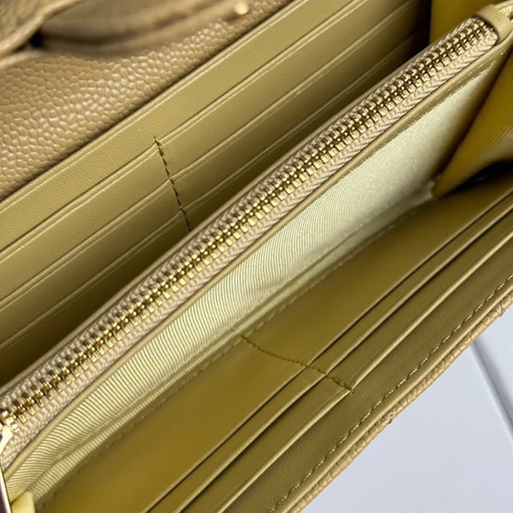 シャネル フラップ ウォレット キャビア ベージュ g金具 chg50095