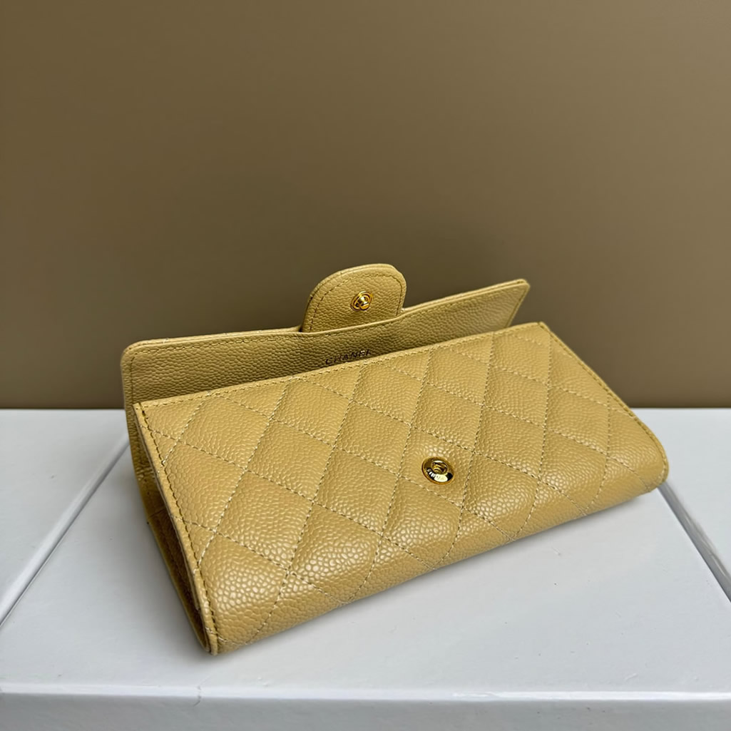 シャネル フラップ ウォレット キャビア ベージュ g金具 chg50095