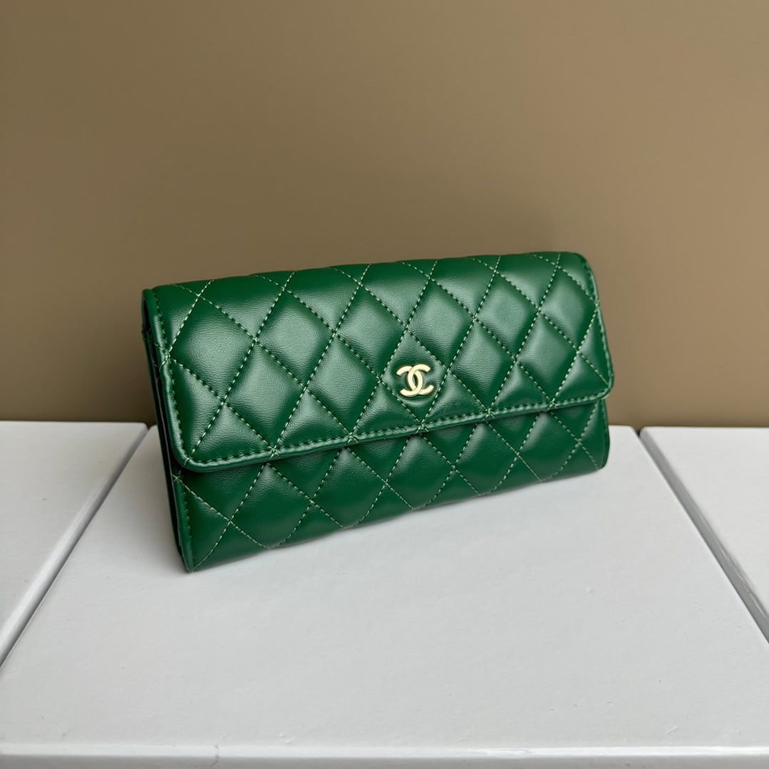 シャネル フラップ ウォレット ラムスキン グリーン g金具 chg2955 (复制)