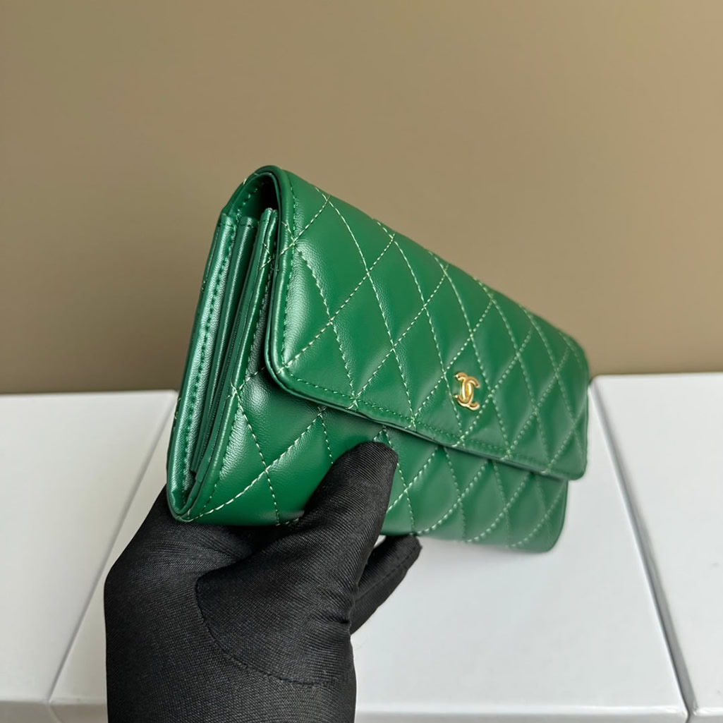 シャネル フラップ ウォレット ラムスキン グリーン g金具 chg2955
