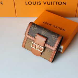 ルイ・ヴィトン ポルトフォイユ・ドーフィーヌ コンパクト モノグラム・リバース 三つ折り財布 M68723
