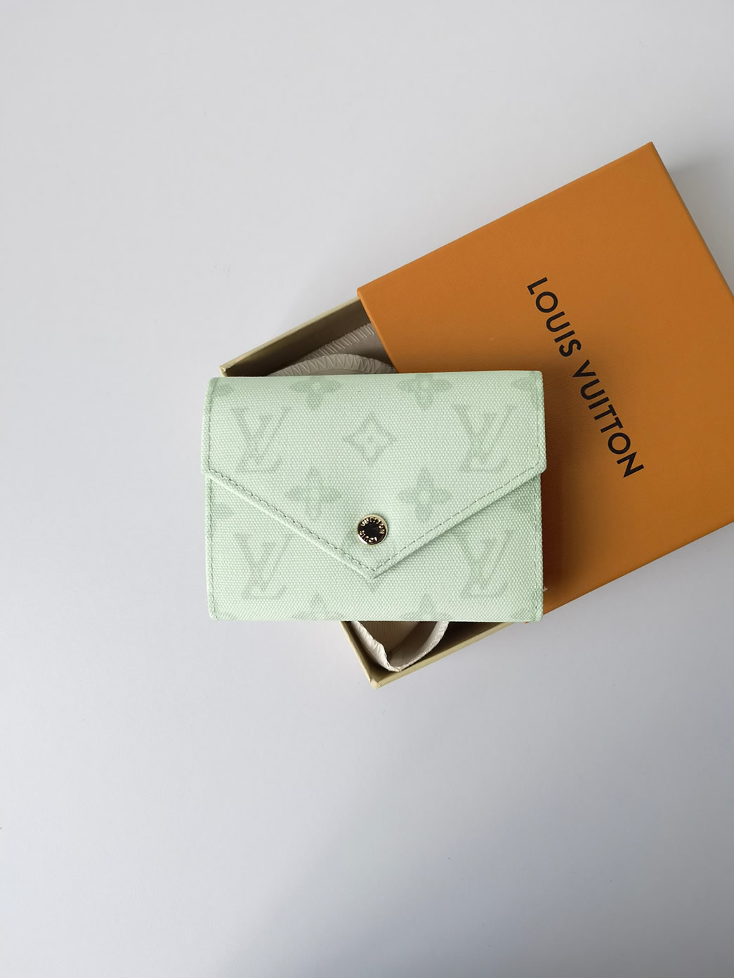 ルイ・ヴィトン ポルトフォイユ・ヴィクトリーヌ モノグラム・デニム ライトグリーン 財布 M27682 - 画像 (3)