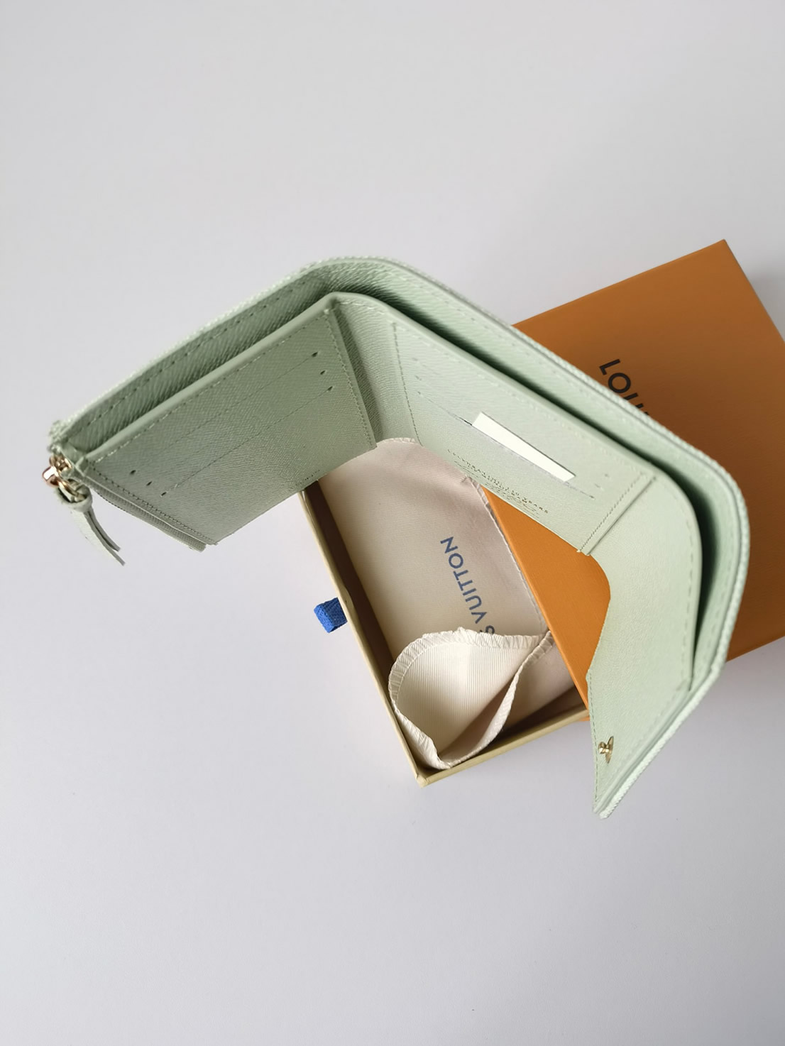 ルイ・ヴィトン ポルトフォイユ・ヴィクトリーヌ モノグラム・デニム ライトグリーン 財布 M27682 - 画像 (6)