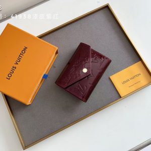 ルイ・ヴィトン モノグラム・ヴェルニ 三つ折り財布 ポルトフォイユ・ヴィクトリーヌ M41938
