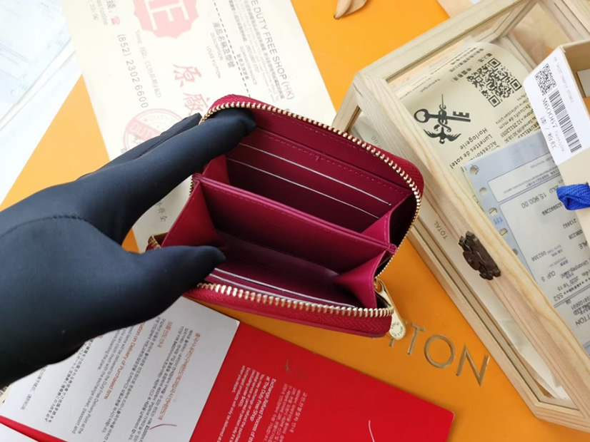 ルイ・ヴィトン モノグラム・ヴェルニ ジッピー・コインパース アマラント M60067 - 画像 (6)