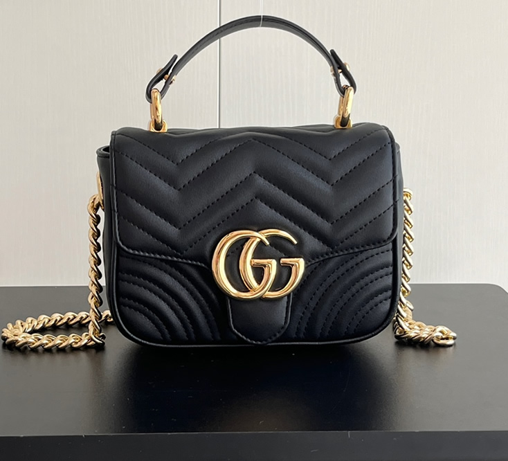 GUCCI GGマーモント ミニ トップハンドルバッグ ブラック レザー 811238