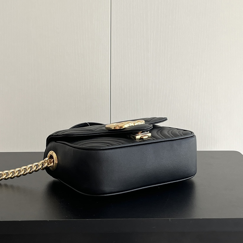 GUCCI GGマーモント ミニ トップハンドルバッグ ブラック レザー 811238 - 画像 (5)