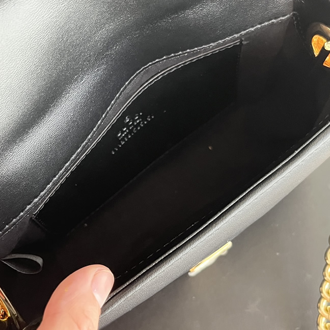 GUCCI GGマーモント ミニ トップハンドルバッグ ブラック レザー 811238 - 画像 (7)