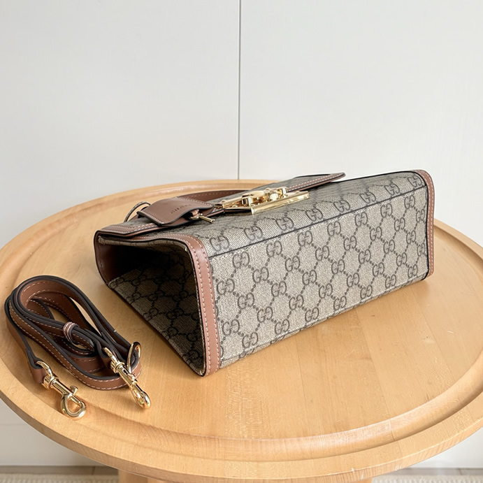 GUCCI パドロック GG ミディアム トップハンドルバッグ 838998 - 画像 (5)