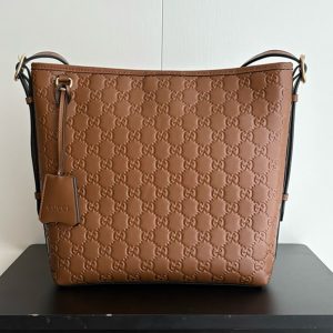 GUCCI グッチ シグネチャー レザー ミディアム トートバッグ ブラウン GU848881