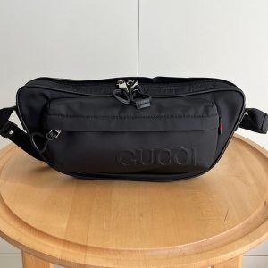 グッチ ナイロン ボディバッグ ウエストポーチ ブラック GU802096