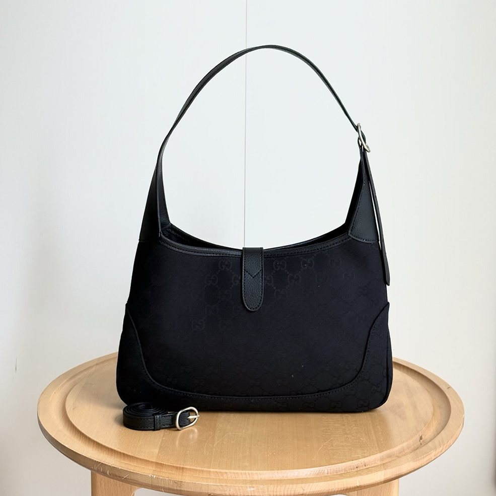 GUCCI ジャッキー 1961 スモール ショルダーバッグ GGキャンバス ブラック GU863136 - 画像 (4)