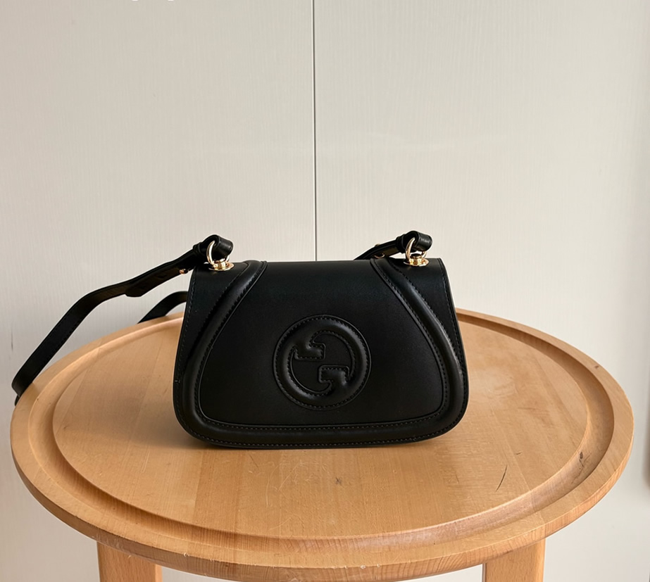 GUCCI ブロンディ スモール ショルダーバッグ ブラック レザー GU815700
