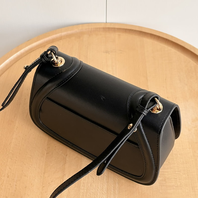 GUCCI ブロンディ スモール ショルダーバッグ ブラック レザー GU815700 - 画像 (3)