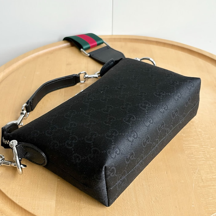 GUCCI 2WAY ウエスト&ボディバッグ GG柄 キャンバス ブラック GUCCI（グッチ） 【超美品】グッチ GG柄 GGキャンバス ボディバッグ